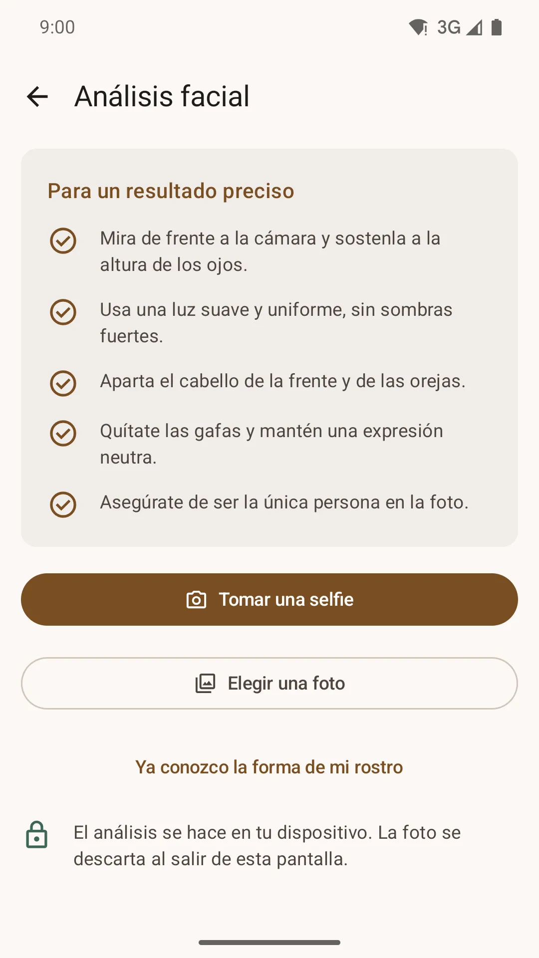 Análisis facial con las medidas dibujadas sobre la foto